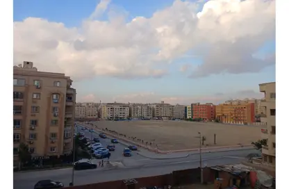 Apartment - 3 Bedrooms - 2 Bathrooms for sale in Eighth Sector - Zahraa El Maadi - Hay El Maadi - Cairo