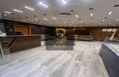 مساحات مكتبية - استوديو - 3 حمامات للايجار في شارع ال ٩٠ الجنوبي - شارع التسعين الجنوبي - التجمع الخامس - مدينة القاهرة الجديدة - القاهرة