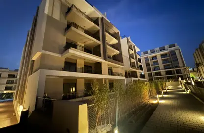 Apartment - 2 Bedrooms - 2 Bathrooms for sale in Fifth Square - The 5th Settlement - New Cairo City - Cairo
