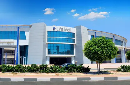 محل تجاري - استوديو - 2 حمامات للبيع في سمارت لايف - المستثمرين الجنوبية - مدينة القاهرة الجديدة - القاهرة