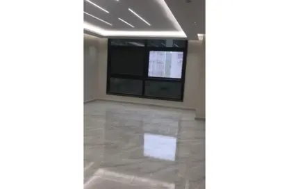 Apartment - 3 Bedrooms - 3 Bathrooms for sale in Abdel Moneim Riad St. - Mohandessin - Giza