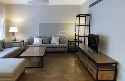 شقة - 3 غرف نوم - 3 حمامات للايجار في شارع شفيق منصور - الزمالك - القاهرة