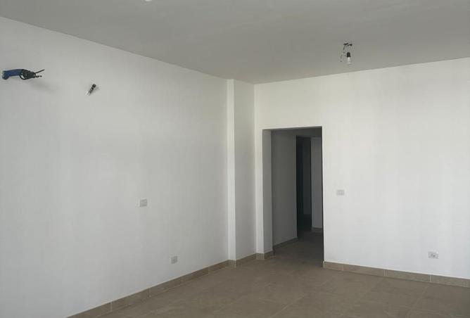 8304599 - Property Image 3