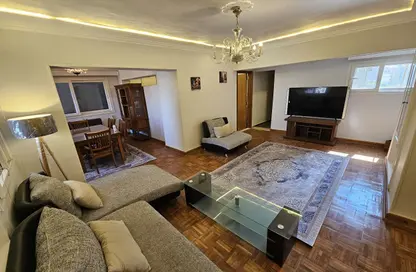 شقة - 4 غرف نوم - 3 حمامات للايجار في شارع محمد مظهر - الزمالك - القاهرة