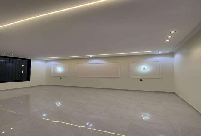 8102512 - Property Image 2