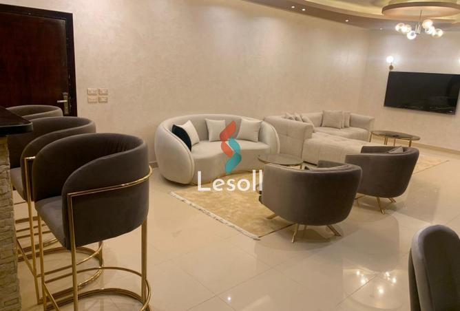 8143658 - Property Image 2