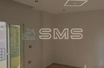 Apartment - 2 Bedrooms - 1 Bathroom for sale in Gardenia Mall St. - The 1st Settlement - New Cairo City - Cairo