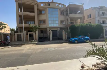 شقة - 4 غرف نوم - 4 حمامات للبيع في المجاورة الرابعة - الحي الرابع غرب - مدينة الشروق - القاهرة