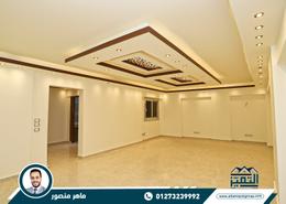 Apartment - 3 bedrooms for للبيع in Smouha Square - Smouha - Hay Sharq - Alexandria