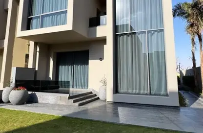 Villa - 6 Bedrooms - 5 Bathrooms for sale in The Waterway View - 90 Street - The 5th Settlement - New Cairo City - Cairo