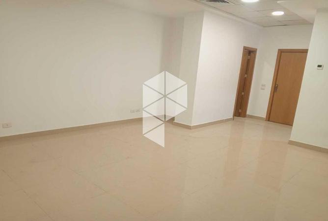 8411900 - Property Image 3