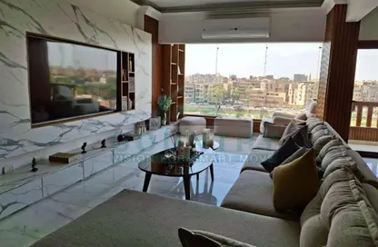 شقة - 4 غرف نوم - 3 حمامات للايجار في شارع ابو الفدا - الزمالك - القاهرة