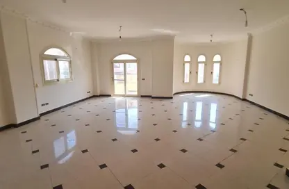 Apartment - 3 Bedrooms - 2 Bathrooms for rent in Area G - Ganoob El Acadimia - New Cairo City - Cairo