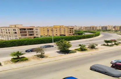 شقة - 3 غرف نوم - 2 حمامات للبيع في المجاورة الثانية - المنطقة الخامسة - مدينة الشروق - القاهرة
