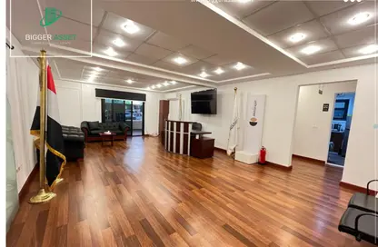 مساحات مكتبية - استوديو - 3 حمامات للايجار في شارع 208 - دجلة - حي المعادي - القاهرة