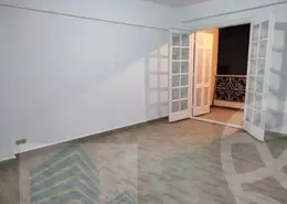 شقة - 3 غرف نوم - 2 حمامات للايجار في شارع عزيز كحيل - ثروت - حي شرق - الاسكندرية