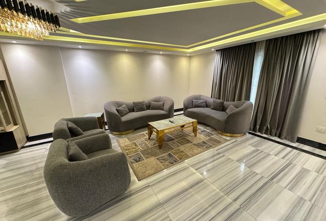 8184704 - Property Image 2