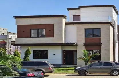 Villa - 5 Bedrooms - 4 Bathrooms for sale in Azzar - 5th Settlement Compounds - The 5th Settlement - New Cairo City - Cairo