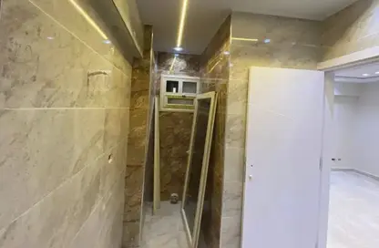 شقة - 3 غرف نوم - 2 حمامات للبيع في سابا باشا - حي شرق - الاسكندرية