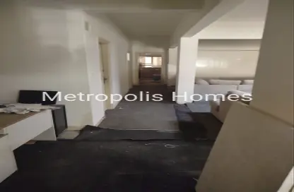 Shop - Studio - 7+ Bathrooms for rent in Hay El Maadi - Cairo