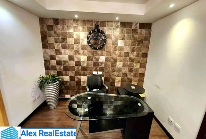 8257421 - Property Image 3