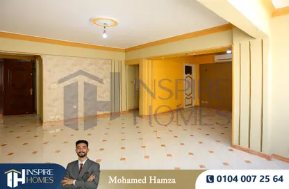 Apartment - 3 Bedrooms - 1 Bathroom for sale in Smouha - Hay Sharq - Alexandria