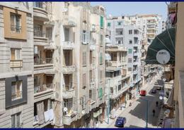 شقة - 3 غرف نوم - 2 حمامات for للبيع in كامب شيزار - حي وسط - الاسكندرية