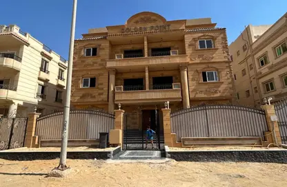 Apartment - 4 Bedrooms - 3 Bathrooms for sale in Tamr Hena - 5th Settlement Compounds - The 5th Settlement - New Cairo City - Cairo