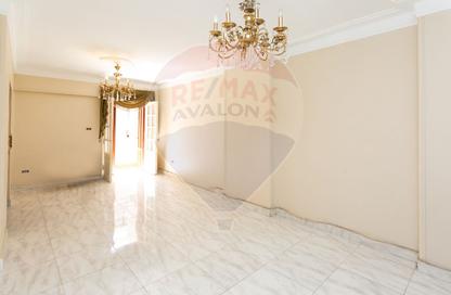 Apartment - 3 Bedrooms - 2 Bathrooms for sale in Camp Chezar - Hay Wasat - Alexandria