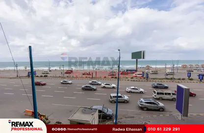 Apartment - 3 Bedrooms - 3 Bathrooms for sale in Al Kornish Square - Sporting - Hay Sharq - Alexandria