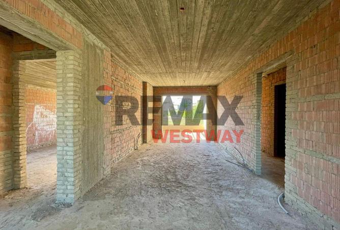 8422572 - Property Image 3