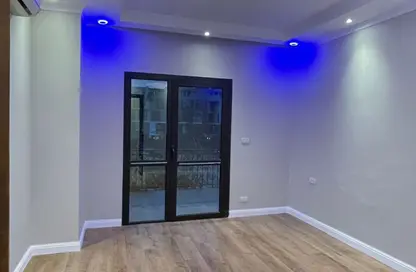 شقة - 3 غرف نوم - 2 حمامات للبيع في ذا كورت ياردز - كمبوندات الشيخ زايد - الشيخ زايد - الجيزة