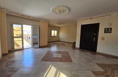 Apartment - 2 Bedrooms - 1 Bathroom for sale in Al Hadaba Al Wosta - Mokattam - Cairo