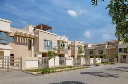 Townhouse - 4 Bedrooms - 4 Bathrooms for sale in Taj City - 5th Settlement Compounds - The 5th Settlement - New Cairo City - Cairo