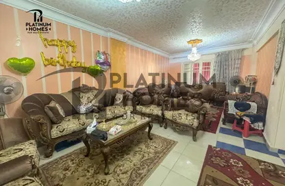 شقة - 3 غرف نوم - 2 حمامات للبيع في كامب شيزار - حي وسط - الاسكندرية