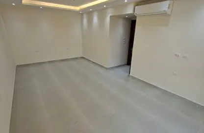 Apartment - 3 Bedrooms - 2 Bathrooms for rent in Hyde Park - New Cairo City - Cairo