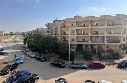 شقة - 3 غرف نوم - 2 حمامات للبيع في المجاورة الاولي - المنطقة الثامنة - مدينة الشروق - القاهرة