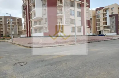 Apartment - 3 Bedrooms - 3 Bathrooms for sale in Mohamed Naguib Axis - Abou El Houl - New Cairo City - Cairo
