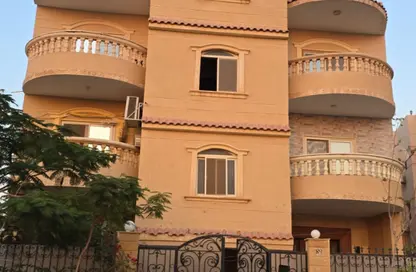 شقة - 3 غرف نوم - 2 حمامات للبيع في شارع 15 - المجاورة الاولي - الحي الاول غرب - مدينة الشروق - القاهرة