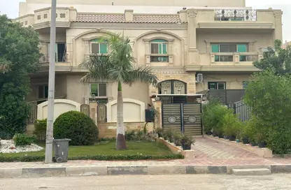Apartment - 5 Bedrooms - 3 Bathrooms for sale in 2nd District - Sheikh Zayed City - Giza