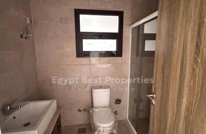 Apartment - 2 Bedrooms - 2 Bathrooms for sale in Fifth Square - The 5th Settlement - New Cairo City - Cairo