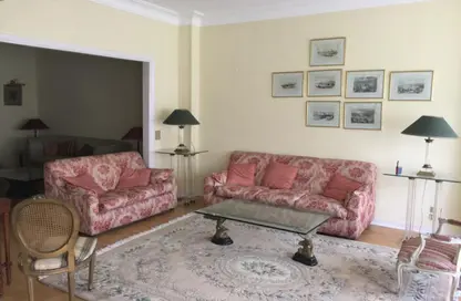 شقة - 2 غرف نوم - 2 حمامات للايجار في شارع اسماعيل محمد - الزمالك - القاهرة