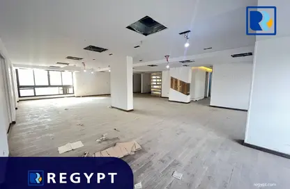 نصف طابق - استوديو - 3 حمامات للايجار في شارع 254 - دجلة - حي المعادي - القاهرة
