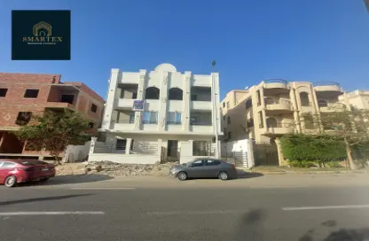 Apartment - 3 Bedrooms - 3 Bathrooms for sale in 1st District East - Shorouk City - Cairo