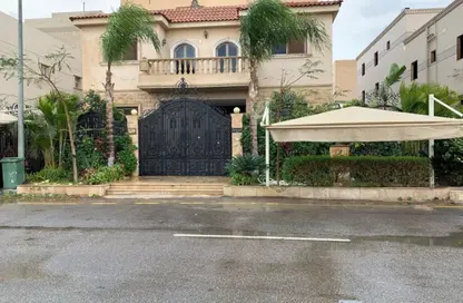 Villa - 7+ Bedrooms - 7+ Bathrooms for sale in East The Academy - New Cairo City - Cairo