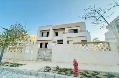فيلا - 5 غرف نوم - 6 حمامات للبيع في جولف فيوز - طريق مصر اسكندرية الصحراوي - مدينة 6 أكتوبر - الجيزة