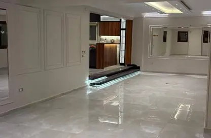 Apartment - 4 Bedrooms - 3 Bathrooms for rent in New Cairo Centre - North Teseen St. - The 5th Settlement - New Cairo City - Cairo