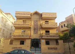 شقة - 3 غرف نوم - 2 حمامات للبيع في المنطقة الرابعة - مدينة الشروق - القاهرة