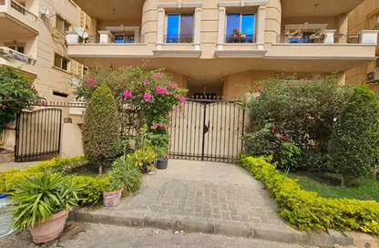 Apartment - 3 Bedrooms - 2 Bathrooms for sale in Galleria Moon Valley - South Investors Area - New Cairo City - Cairo