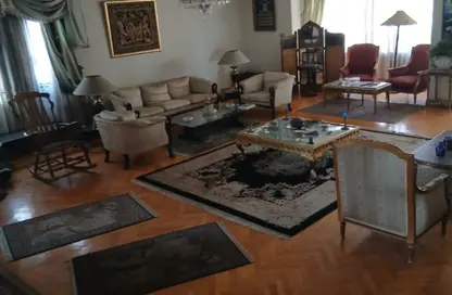 طابق كامل - 3 غرف نوم - 2 حمامات للبيع في شارع الخليفه الامير - الحديقة الدولية - الحي السابع - مدينة نصر - القاهرة